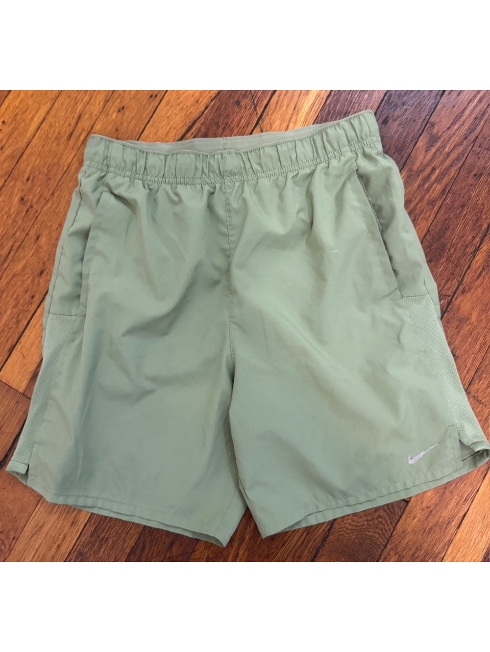 Nike Dri-FIT Challenger Training Shorts, Spruce Fog, Size L